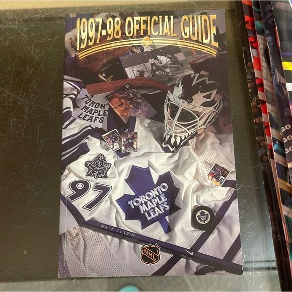 NHL hockey programs - Toronto maple leafs - Picture 3 of 7